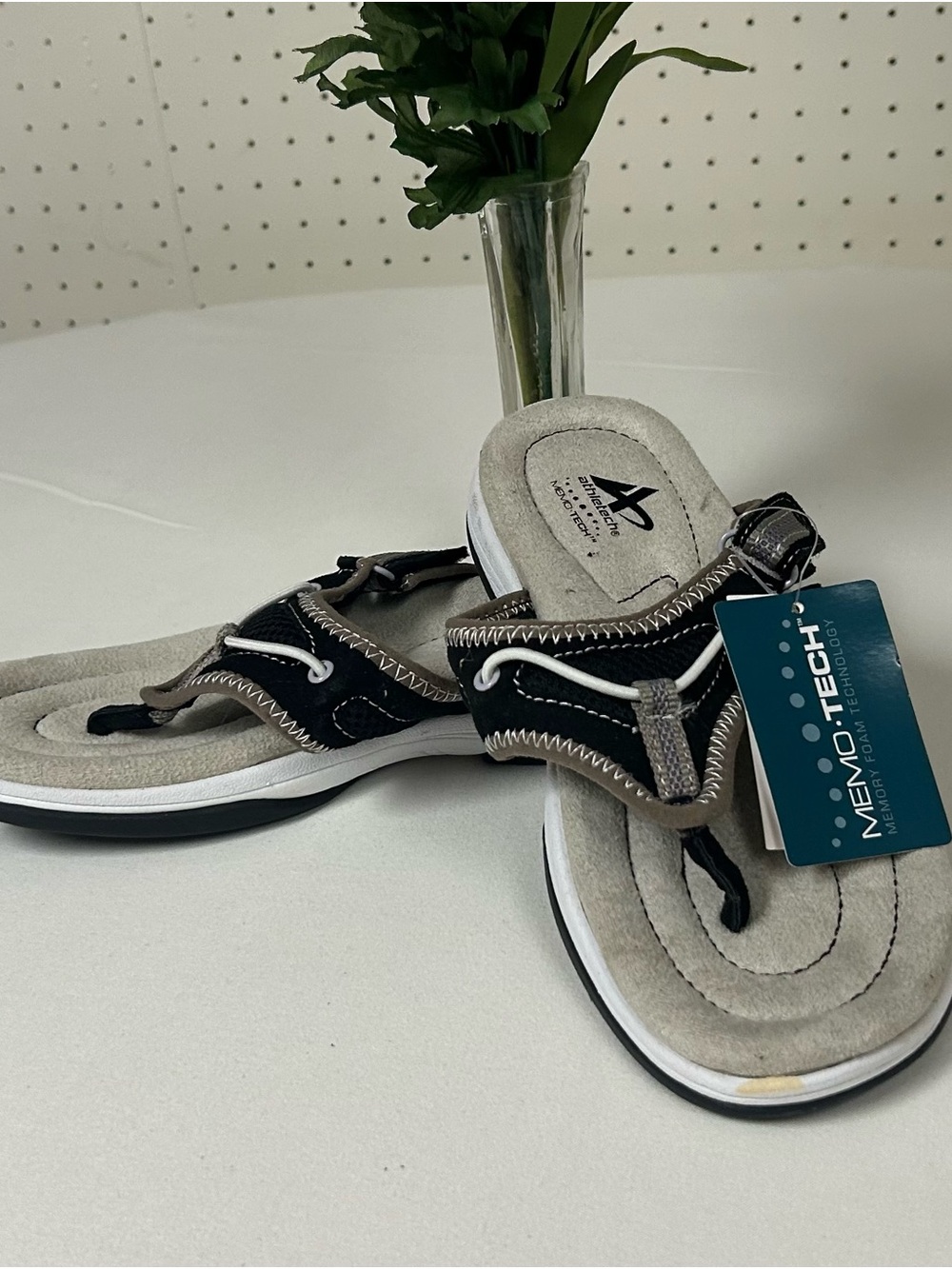 Athletech Memo•Tech Elynn Black Flip-Flops Sandals ~ 7